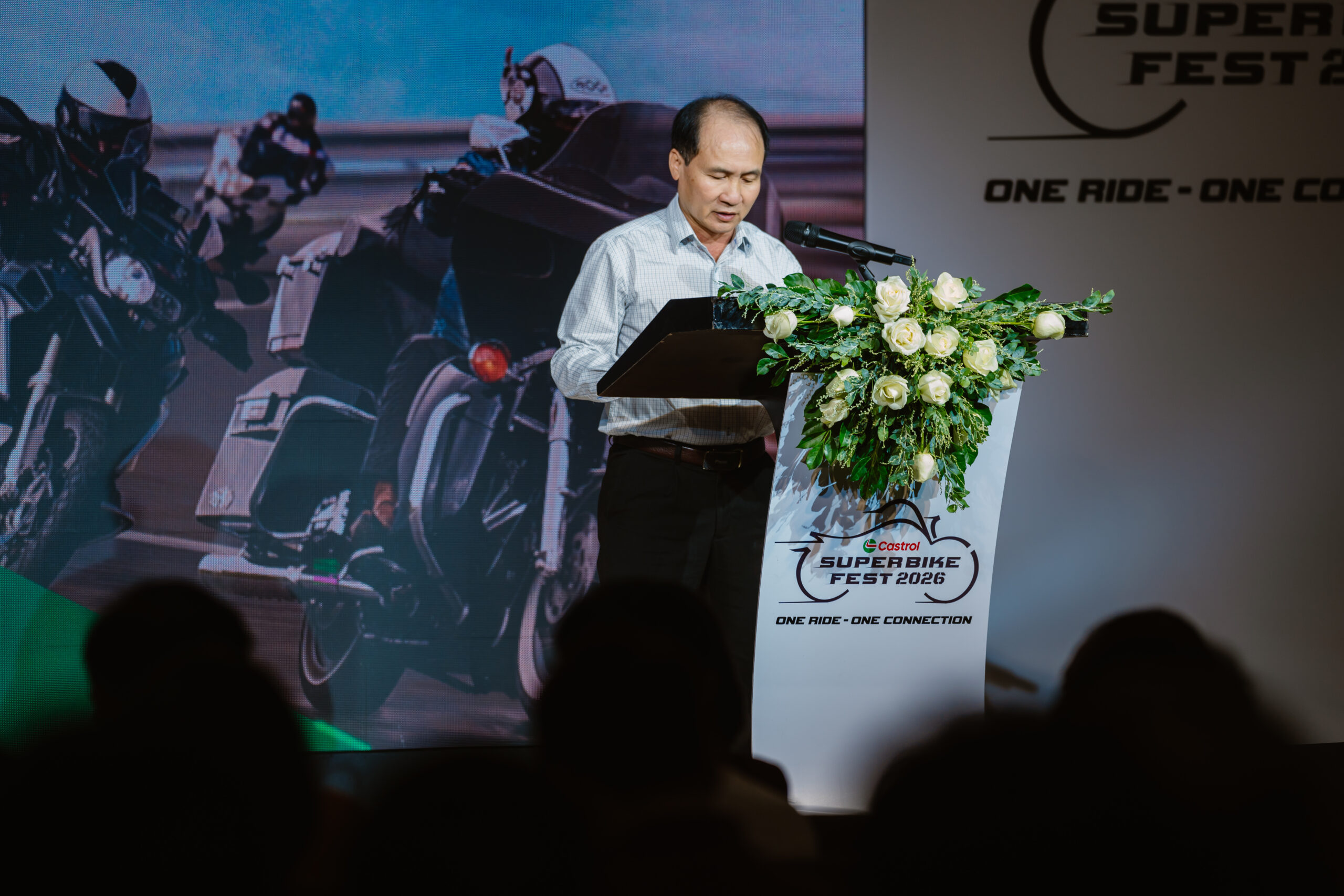 Ông Nguyễn Tuấn Thanh - Phó Giám đốc Sở Văn hóa, Thể thao và Du lịch Khánh Hòa thông tin về công tác chuẩn bị, hỗ trợ cho sự kiện.