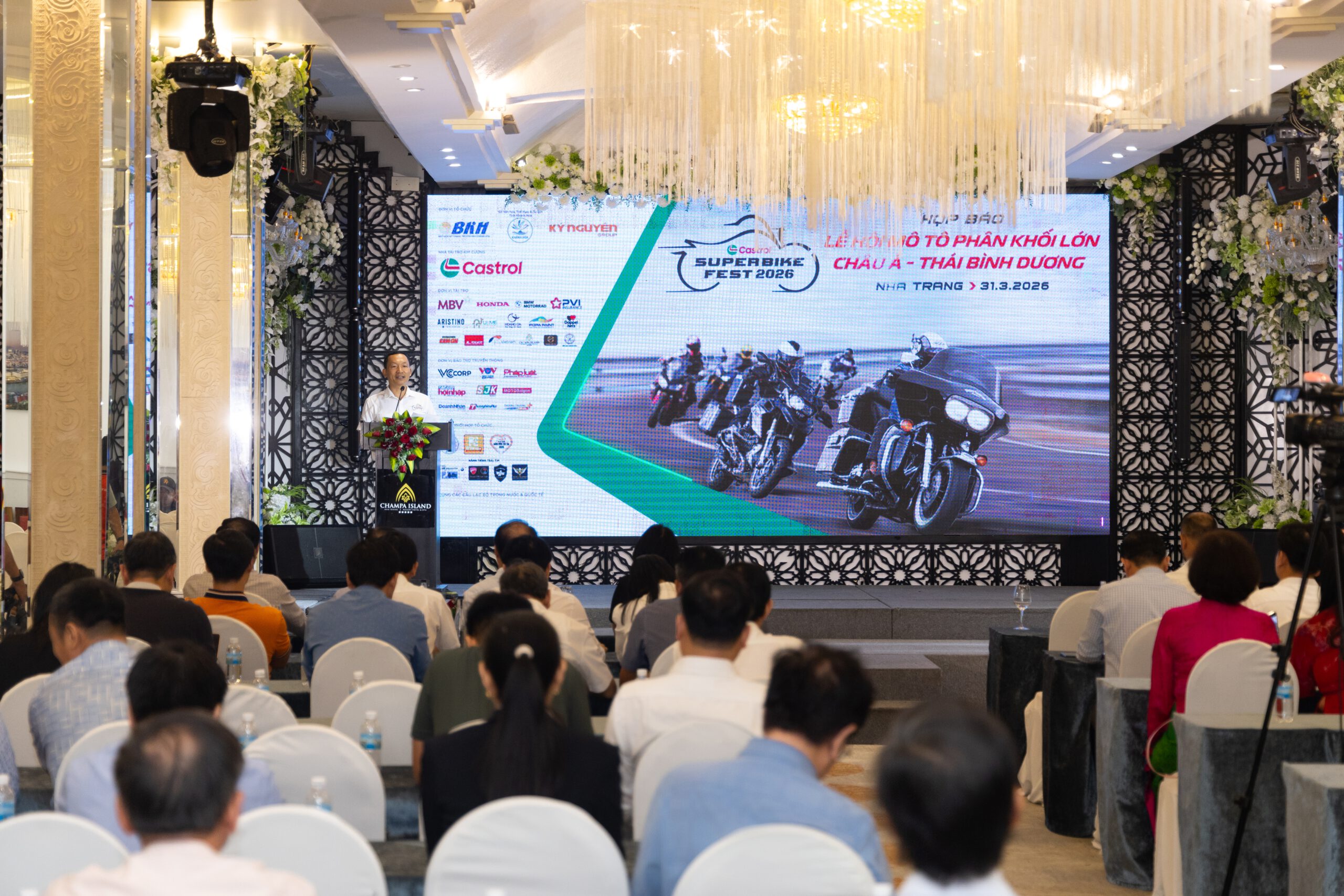 Ông Đoàn Kiều Dũng – Chủ tịch Tập đoàn Kỷ Nguyên phát biểu tại họp báo.