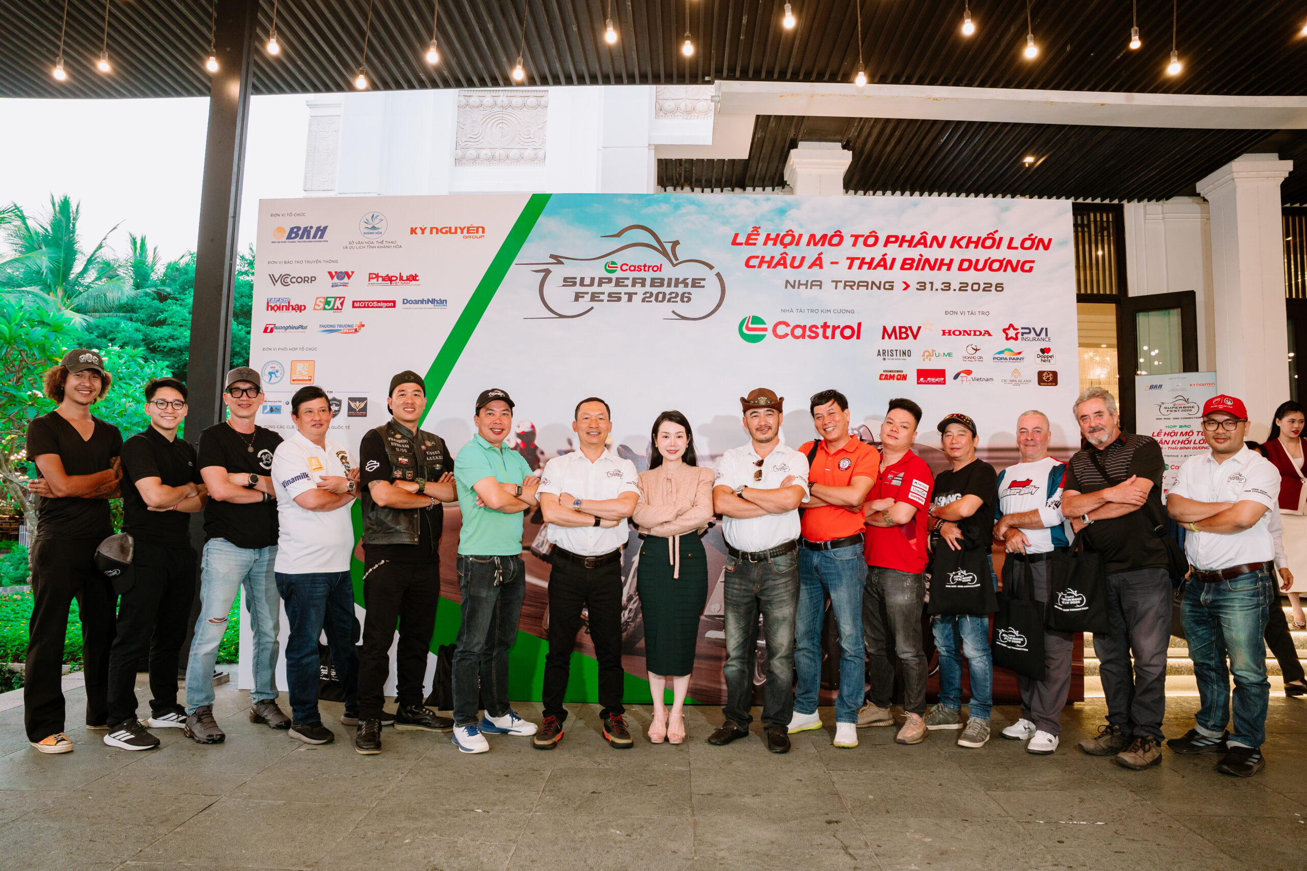 Buổi họp báo có sự tham gia của đông đảo biker trong nước và quốc tế.